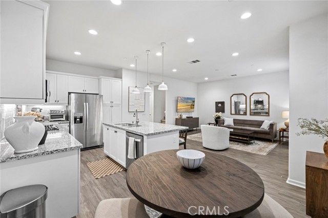 MLS #OC25240206 image #0