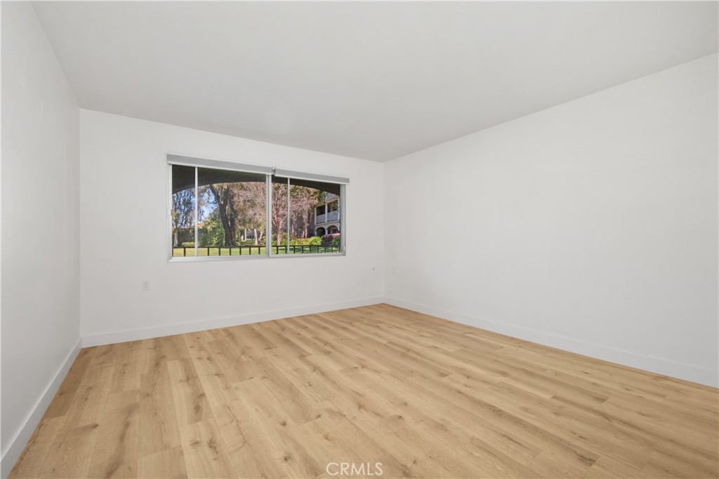 MLS #OC25240247 image #11