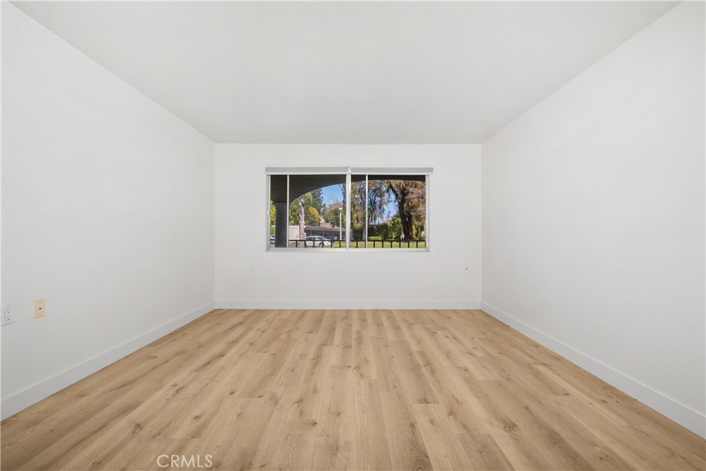 MLS #OC25240247 image #12