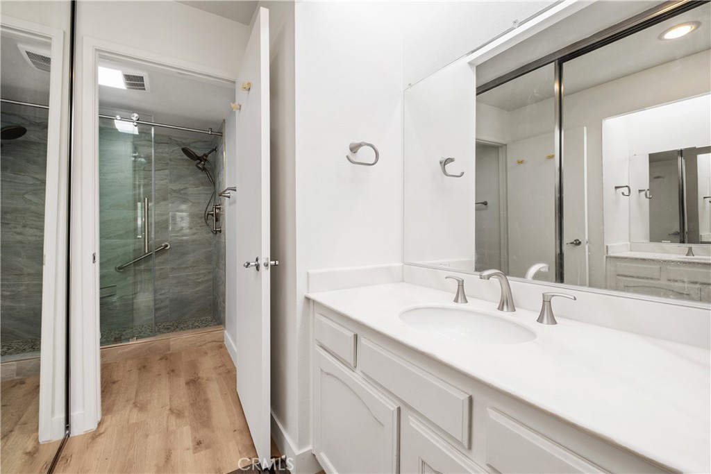 MLS #OC25240247 image #13