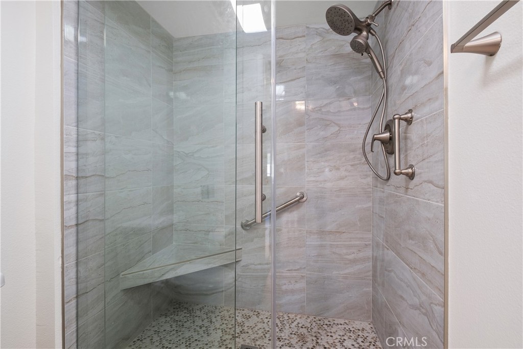 MLS #OC25240247 image #14