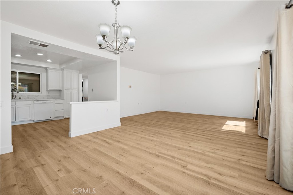 MLS #OC25240247 image #9