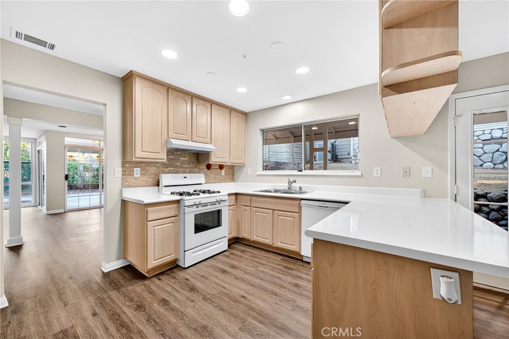 MLS #OC25240279 image #13