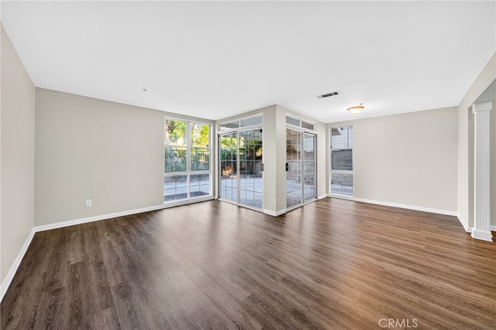 MLS #OC25240279 image #21