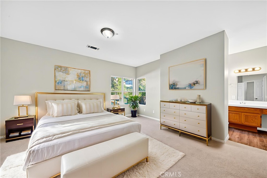 MLS #OC25240279 image #24