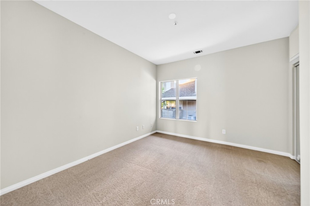 MLS #OC25240279 image #33