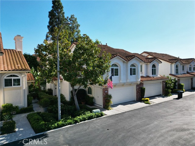 MLS #OC25240290 image #2