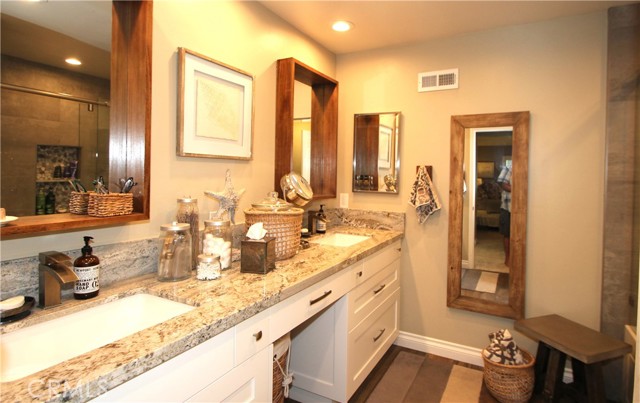 MLS #OC25240290 image #26