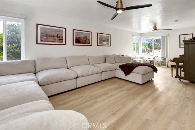 MLS #OC25240321 image #11