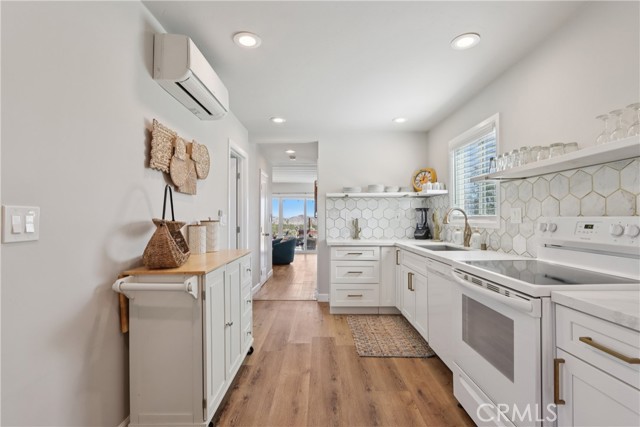 MLS #OC25240323 image #11