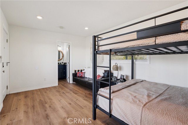 MLS #OC25240323 image #24