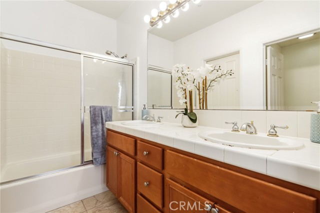 MLS #OC25240331 image #17