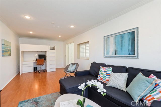 MLS #OC25240331 image #24