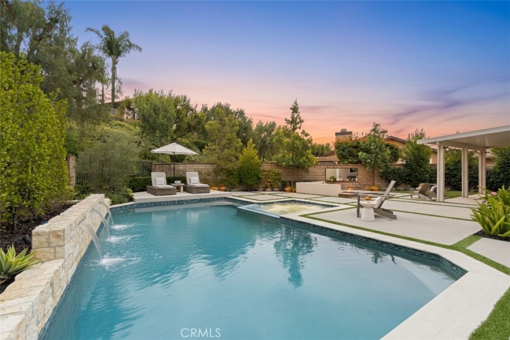 MLS #OC25240338 image #1