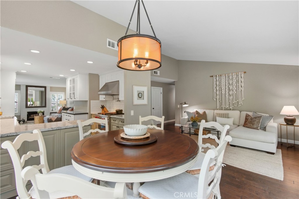 MLS #OC25240338 image #12