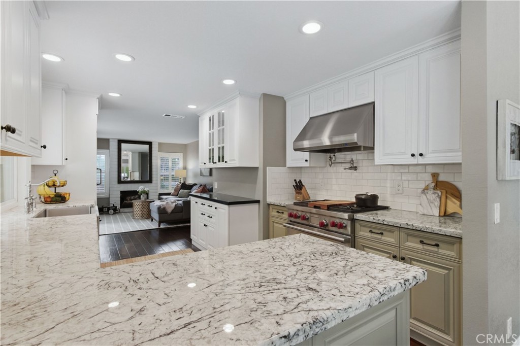 MLS #OC25240338 image #14