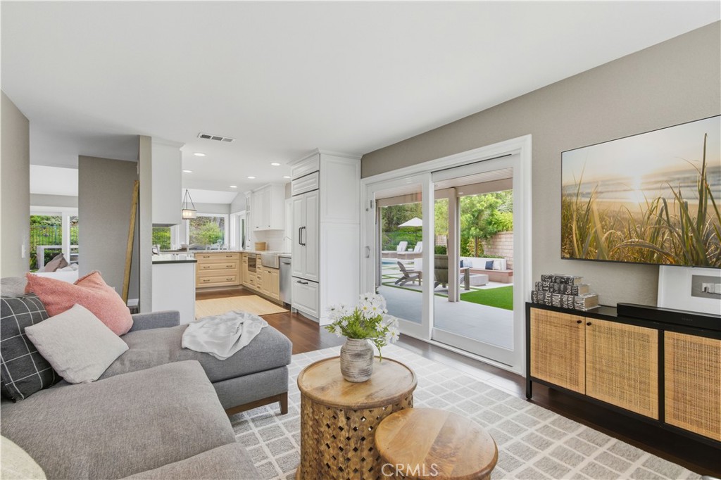 MLS #OC25240338 image #20