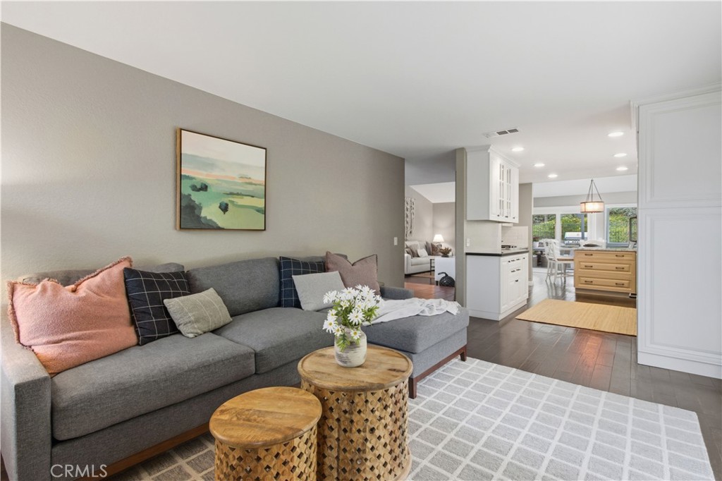 MLS #OC25240338 image #21