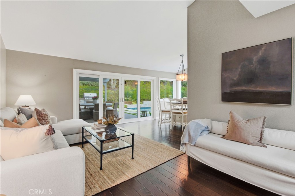 MLS #OC25240338 image #7