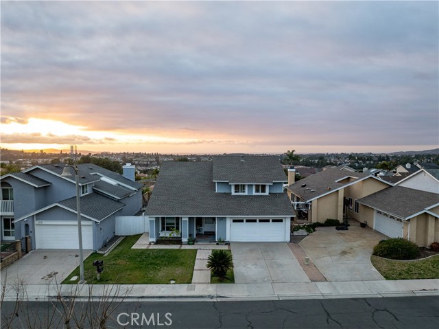 MLS #OC25240351 image #1