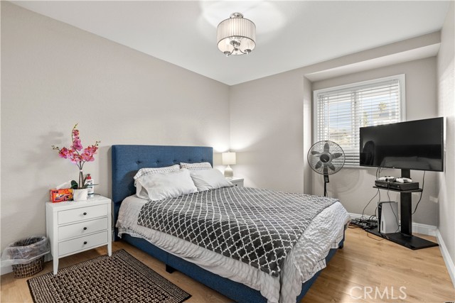 MLS #OC25240351 image #16