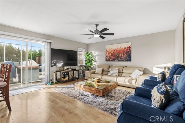 MLS #OC25240351 image #3