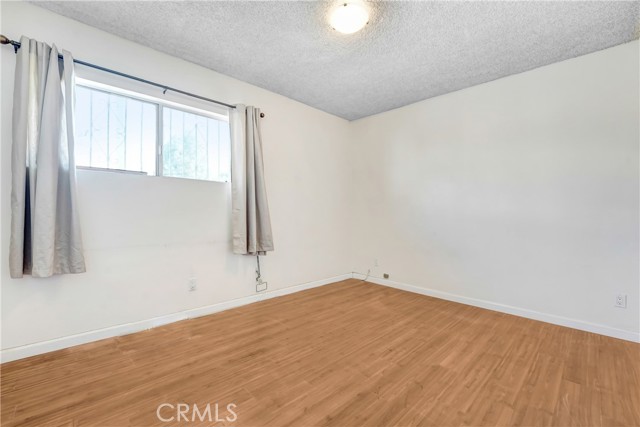 MLS #OC25240373 image #17