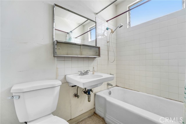 MLS #OC25240373 image #33