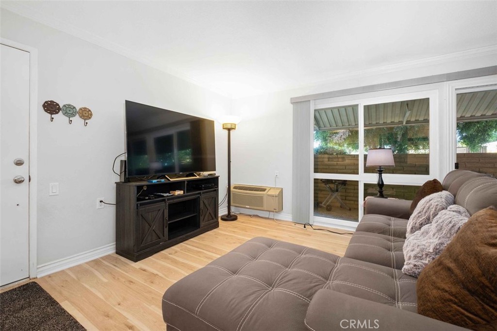 MLS #OC25240397 image #10