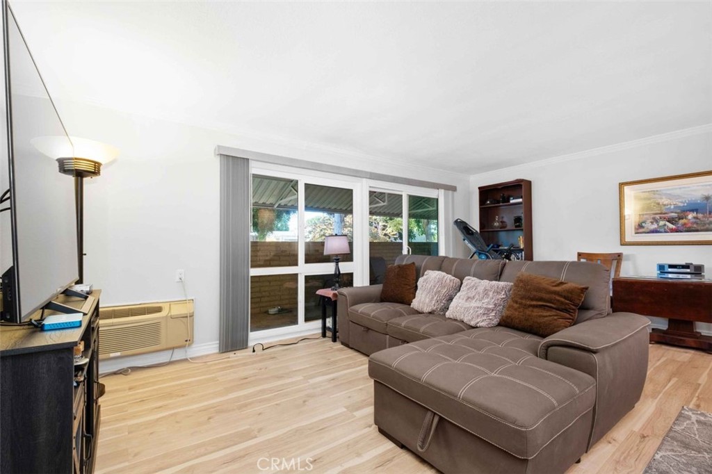 MLS #OC25240397 image #11