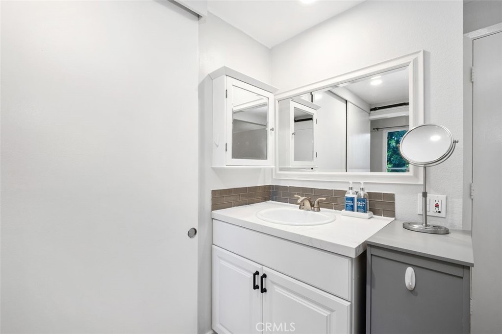 MLS #OC25240397 image #25