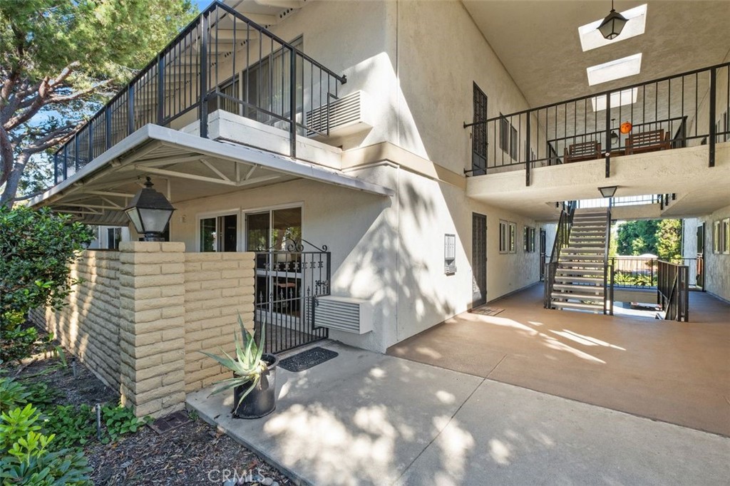 MLS #OC25240397 image #4