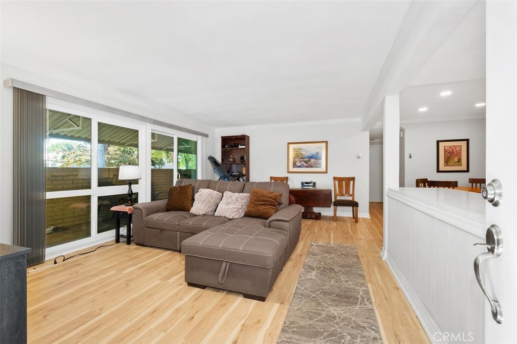 MLS #OC25240397 image #6