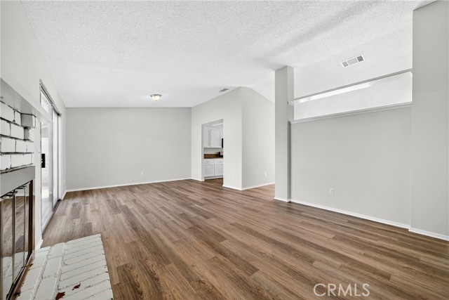 MLS #OC25240418 image #13