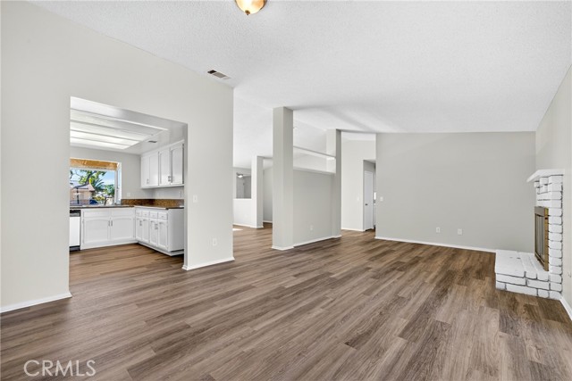 MLS #OC25240418 image #17