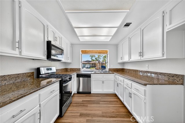 MLS #OC25240418 image #19