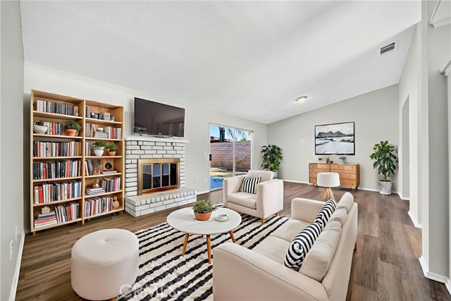 MLS #OC25240418 image #5