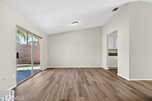 MLS #OC25240418 image #8