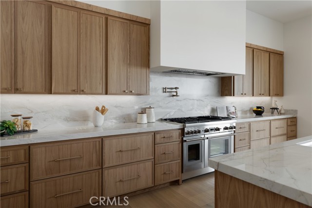 MLS #OC25240428 image #10