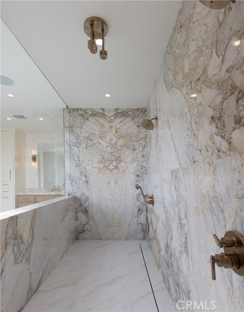 MLS #OC25240428 image #21