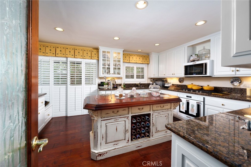 MLS #OC25240450 image #10