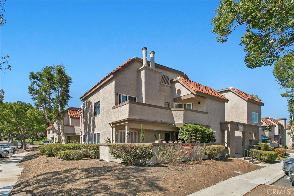 MLS #OC25240483 image #17