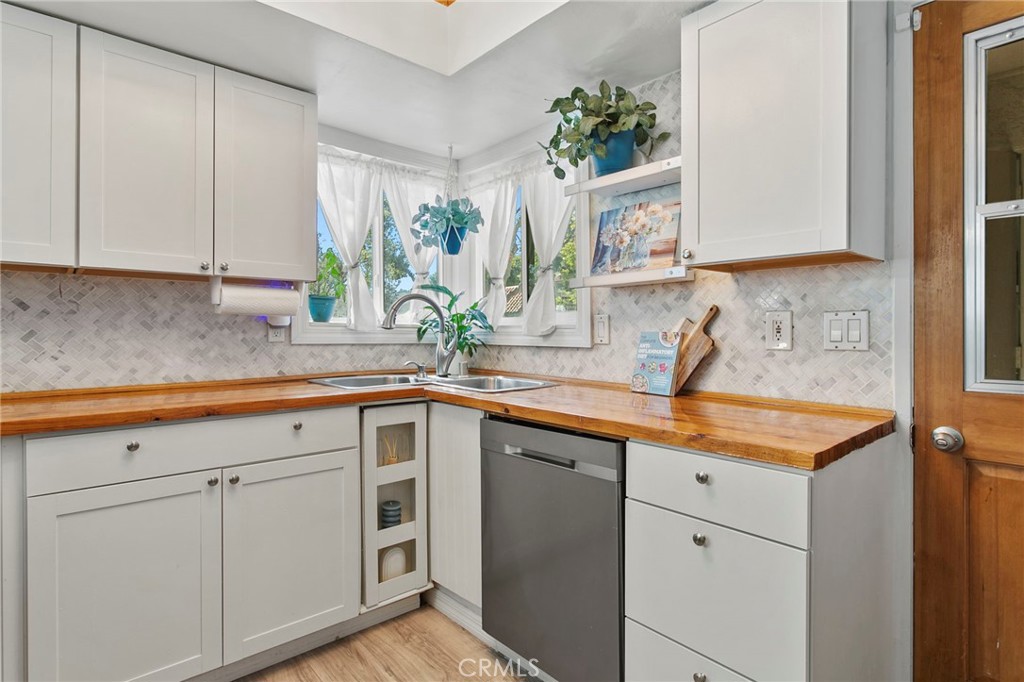 MLS #OC25240483 image #2