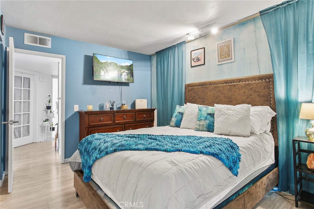 MLS #OC25240483 image #7