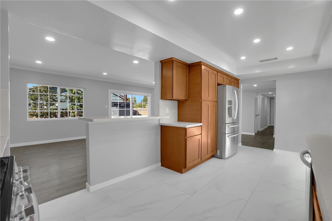 MLS #OC25240542 image #12