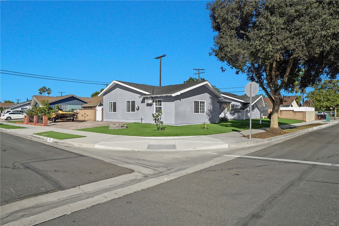 MLS #OC25240542 image #2