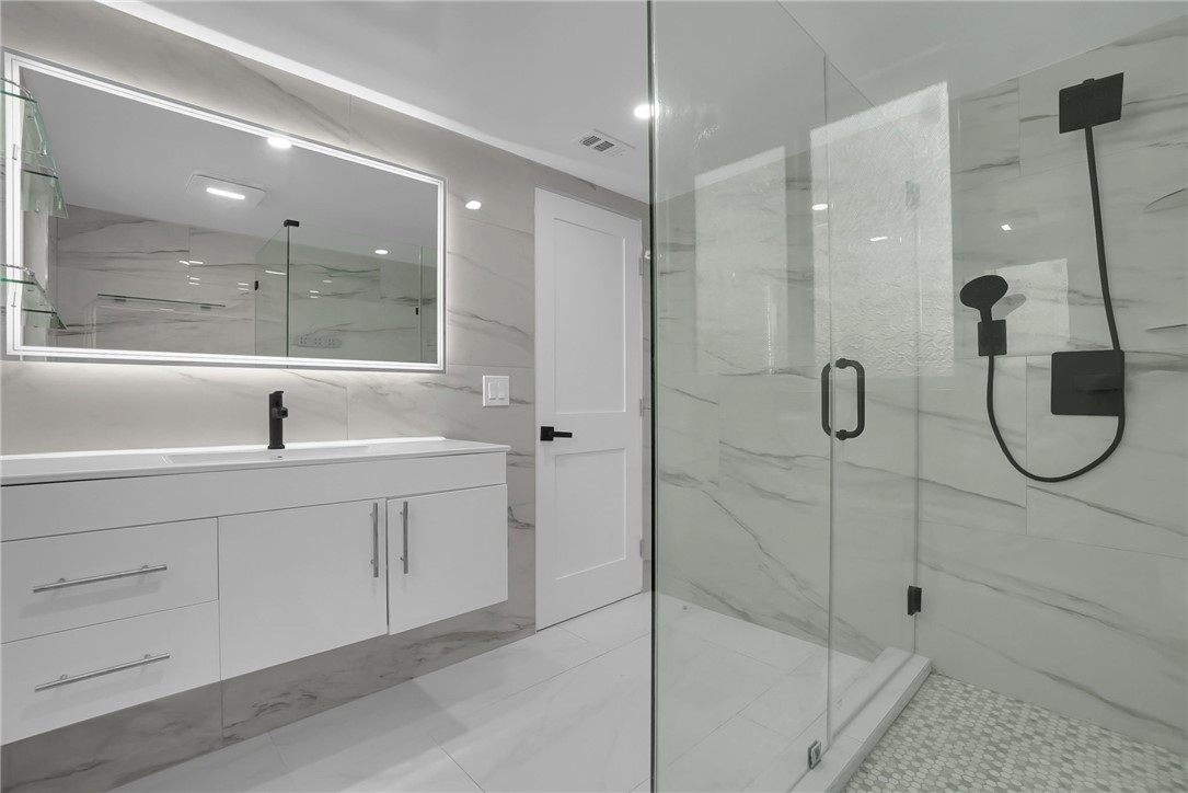 MLS #OC25240542 image #20