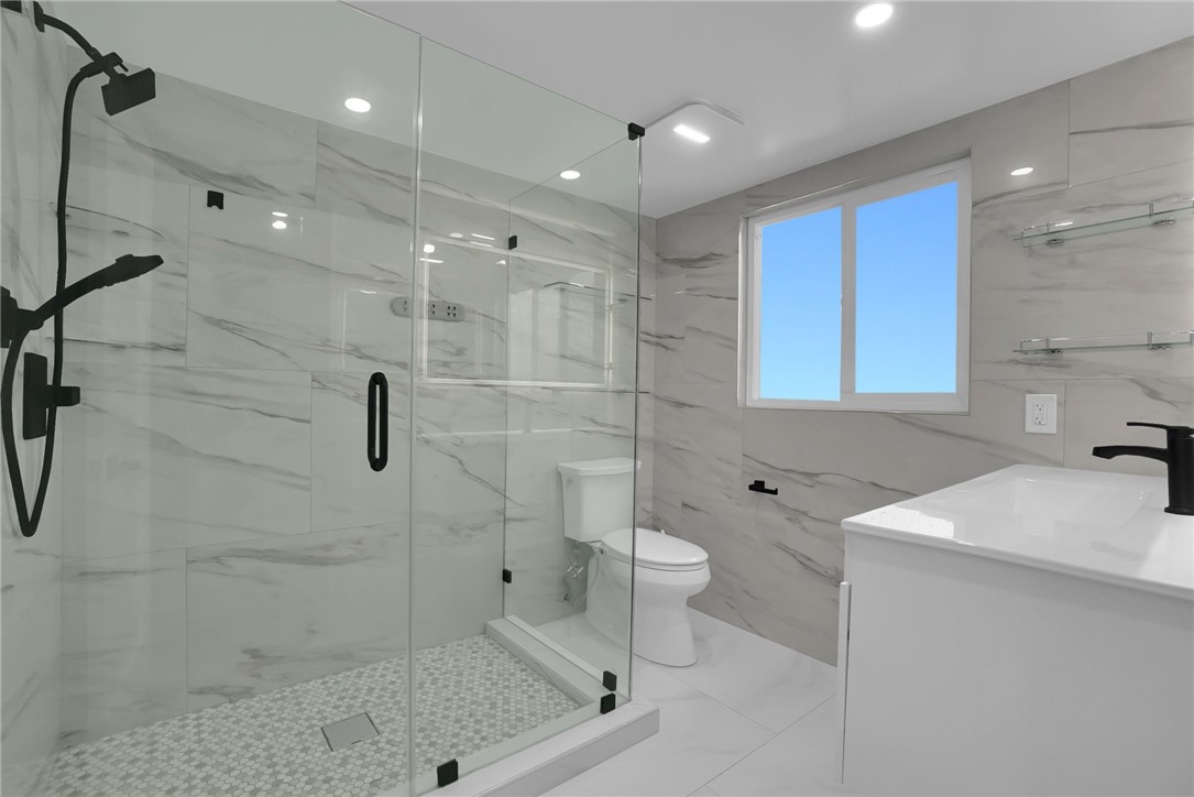 MLS #OC25240542 image #21