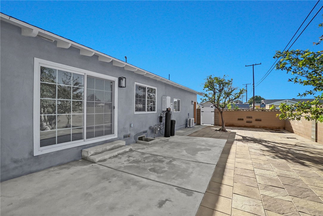 MLS #OC25240542 image #23