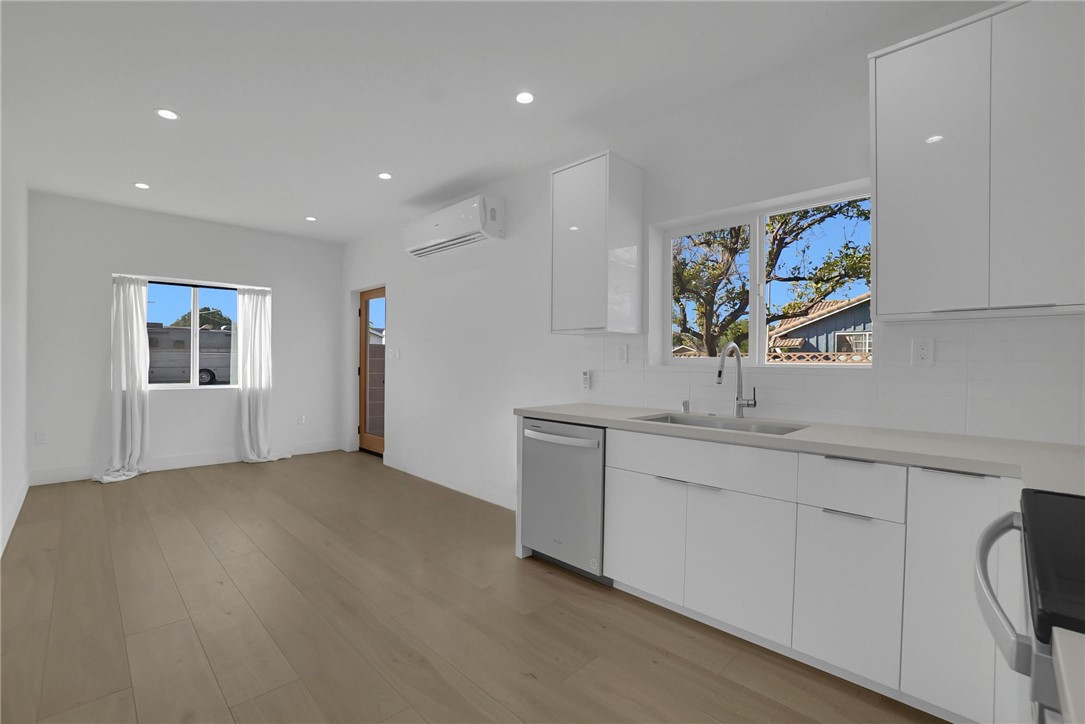 MLS #OC25240542 image #29